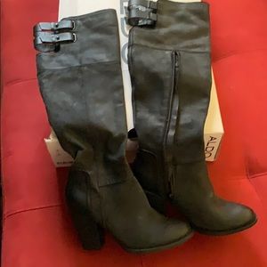 Black( not dark blk) boots-tall